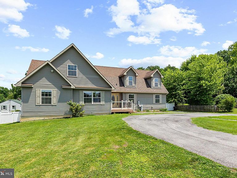Listing photo 3