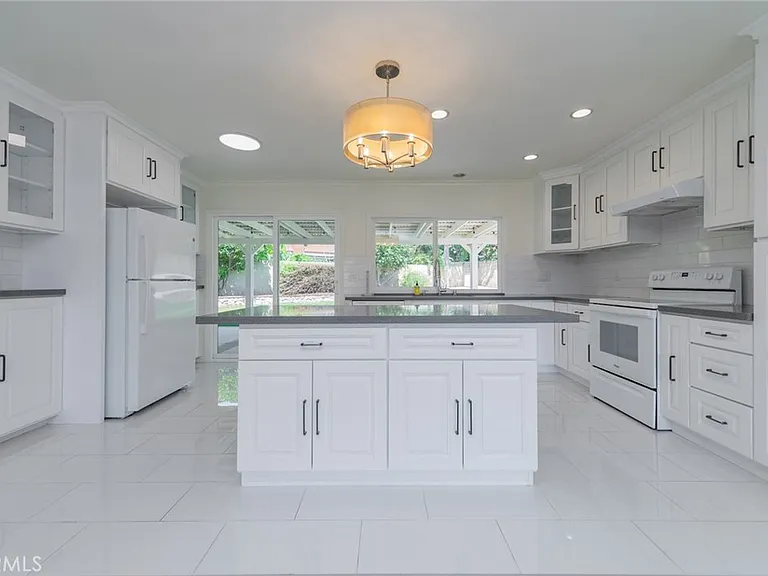 4881 Winvale Ave — Photo 7
