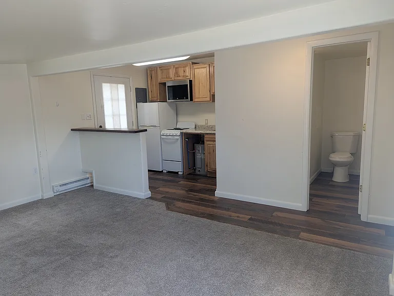 960 Confluence Ct #7 — Photo 4