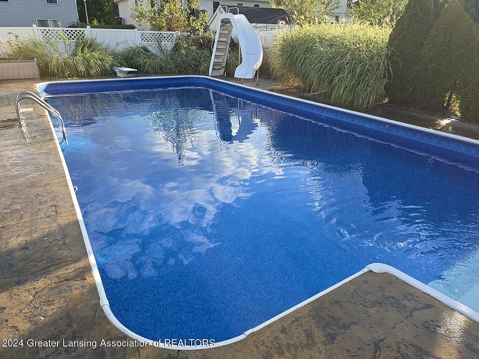 1st image of 3455 Donamere Dr