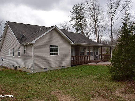 5th image of 35 Walnut Dr