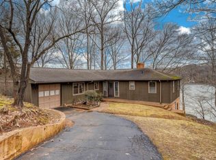 716 Long Island Dr, Moneta, VA 24121