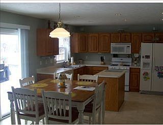 3rd image of 98 Winterbrook Dr