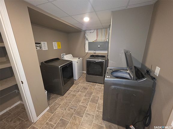 5th image of 716 Columbia Avenue