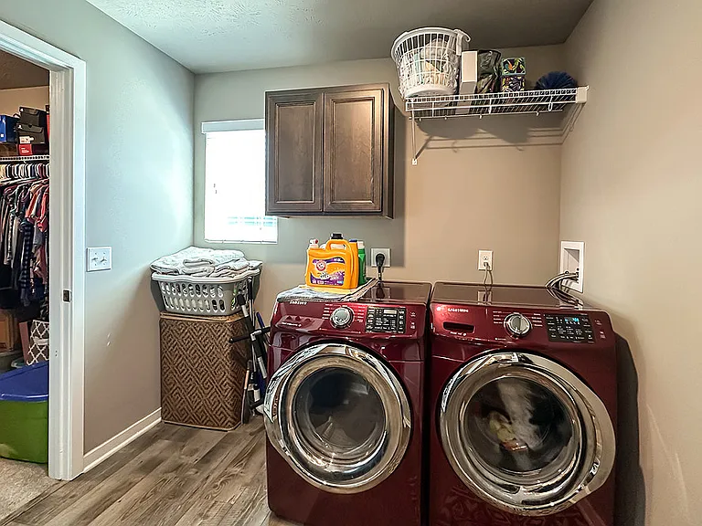 Laundry Room Adjoins Primary Bedroom Walk In Closet