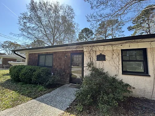 405 Kingston Rd Photo 1