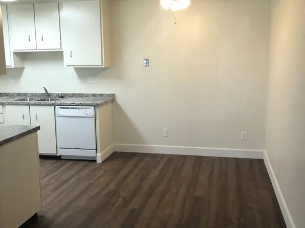 The Woodside, 3212 E Ashcroft Ave #10-115, Fresno, CA 93726