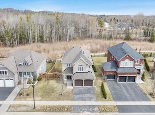 33 Pearl St, Wasaga Beach, ON L9Z 0G9
