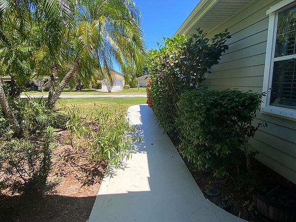 walkway to front porch