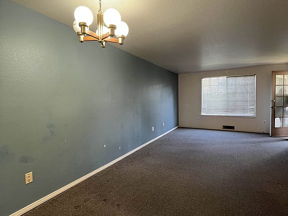 4th image of 4054 NE 55th St APT 205