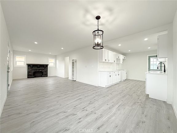 5th image of 2222 E 124th St