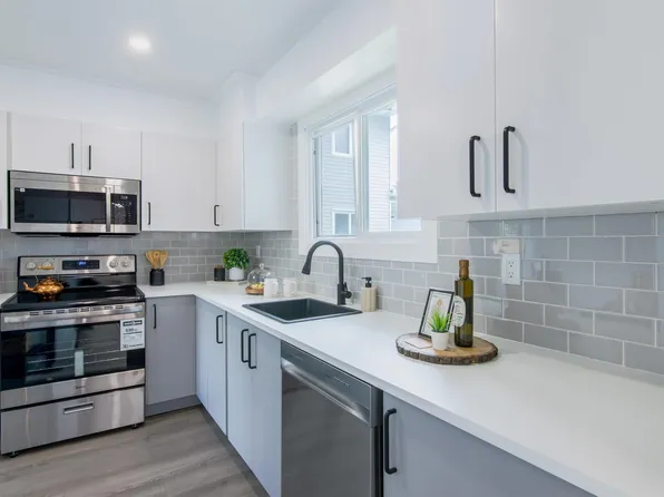15710 Beaumaris Rd NW #33, Edmonton, AB T5X 5E2