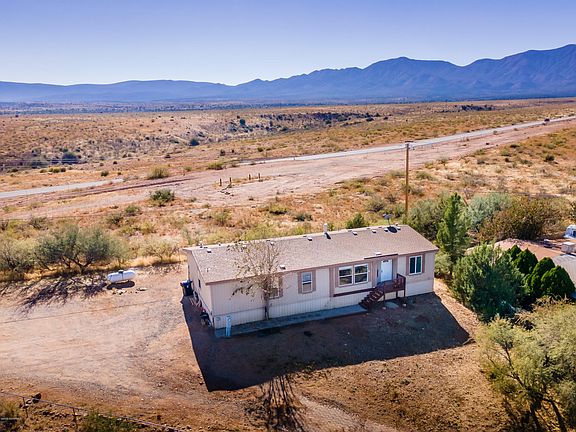 2nd image of 4121 E Vaquero Ln
