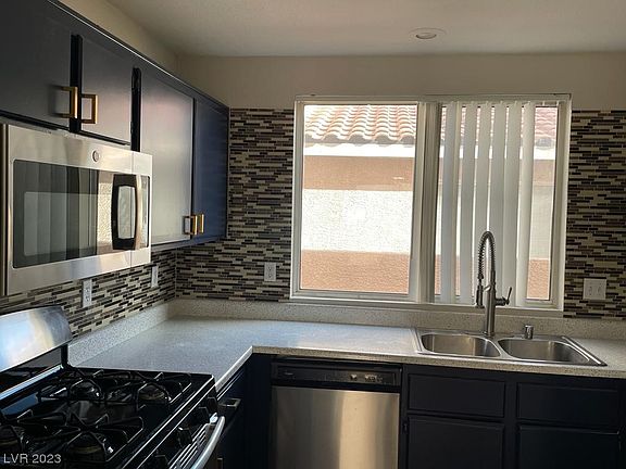 3rd image of 54 Belle Springs Ave