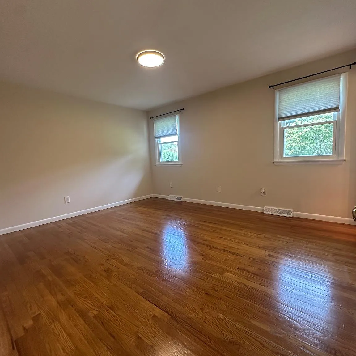 4 bed, 2.5 bath, 2186 sqft, $3,550 — Photo 3