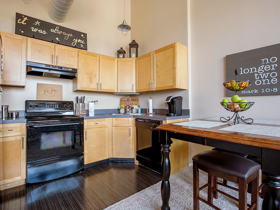 East 8 Lofts kitchen