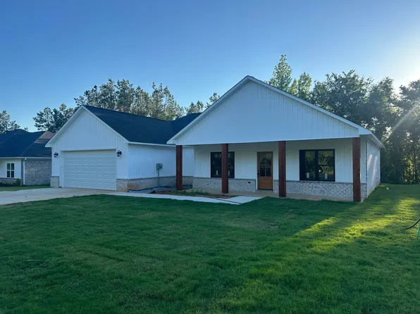 369 S Liberty St, Pontotoc, MS 38863