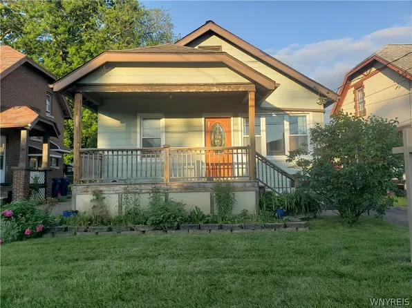 137 62nd St, Niagara Falls, NY 14304