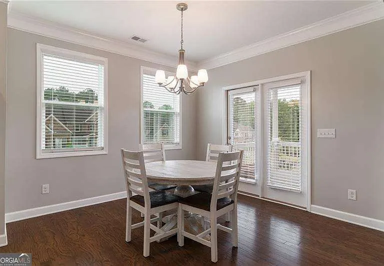 301 Cochin Dr — Photo 13