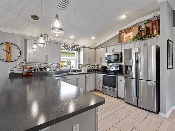 4th image of 3070 Julia Ct