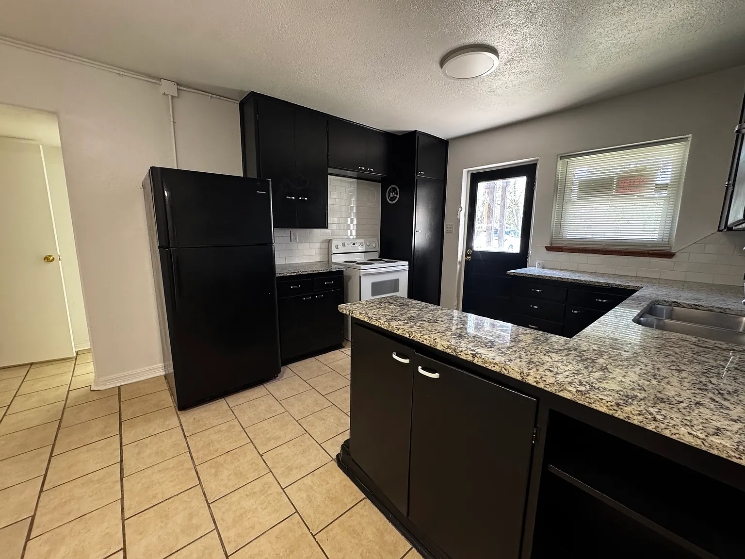 2 bed, 1150 sqft, $1,195 — Photo 2
