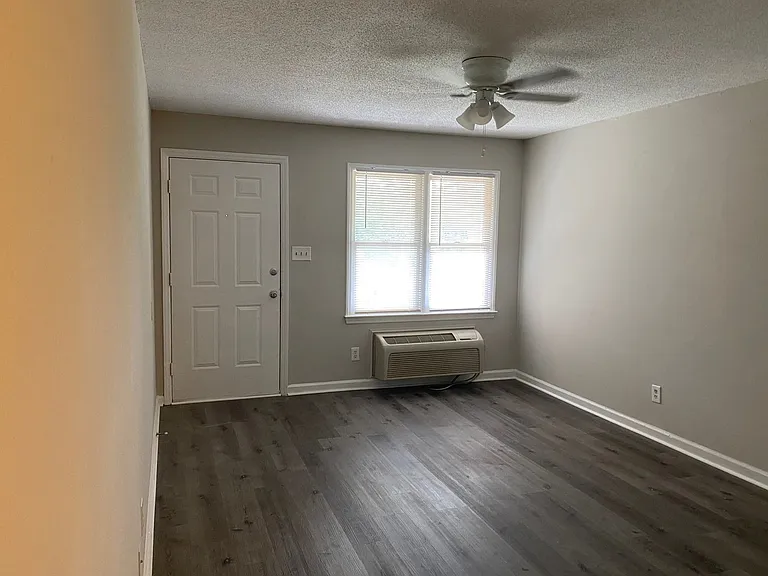 2321 Taylor St — Photo 3