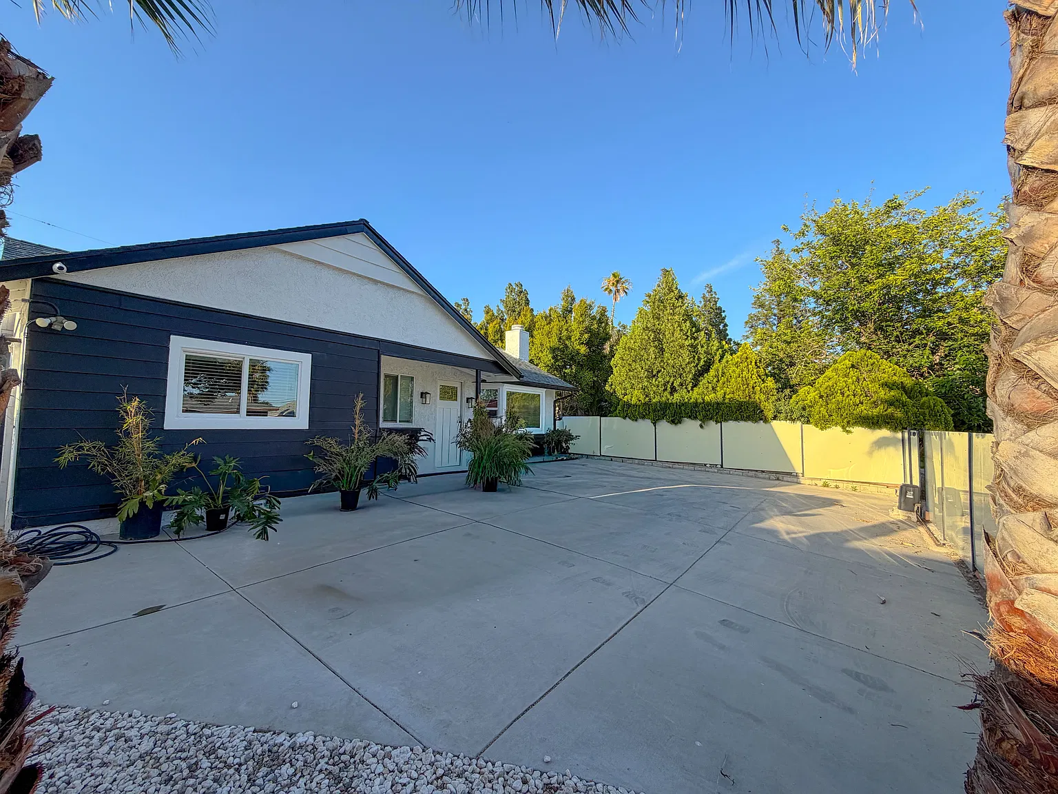 3 bed, 2217 sqft, $3,600 — Photo 2
