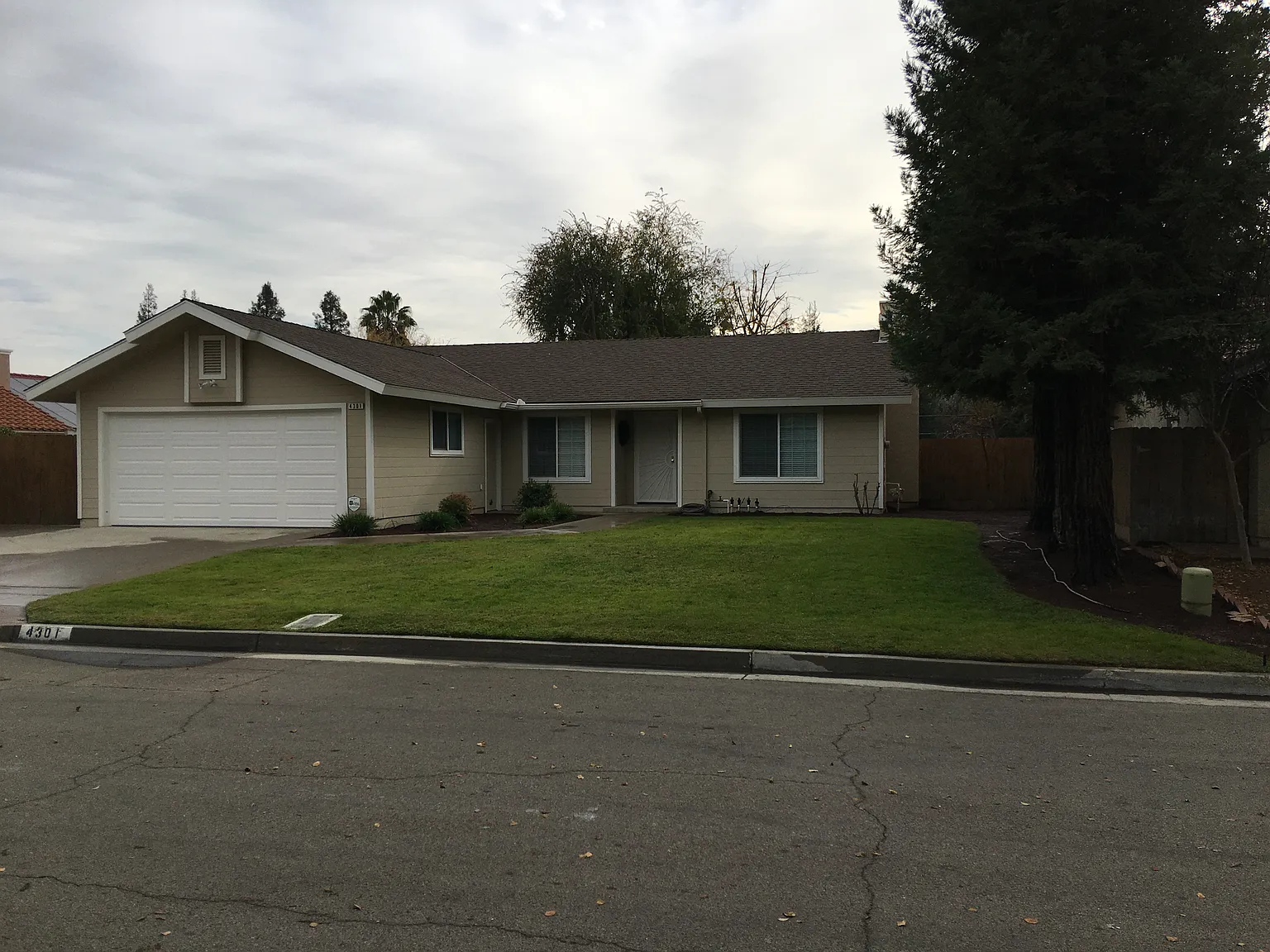 4301 W Paul Ave photo 1