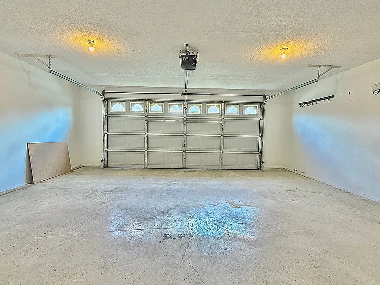 1130 Montclair Dr — Photo 31