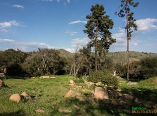 9730 Kalmia Ln, Escondido, CA 92029