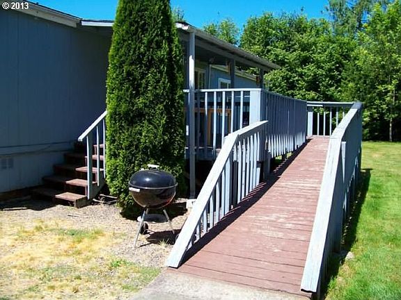 4th image of 19007 NE 121st Ct