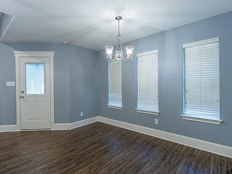 19842 N Meadow West Ln — Photo 12