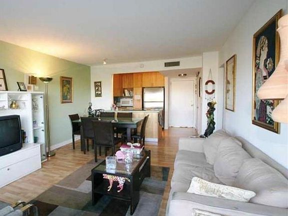 3rd image of 2351 NE 135th St #400