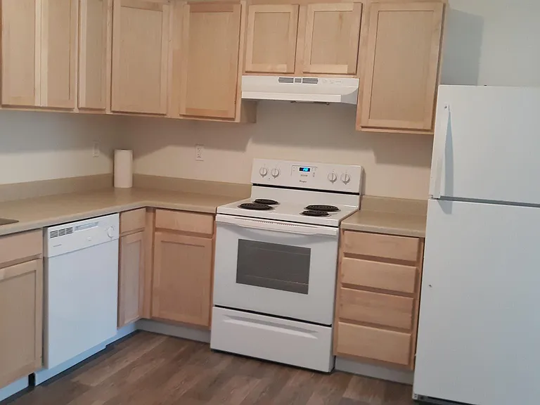 1321 Camden Ave — Photo 3