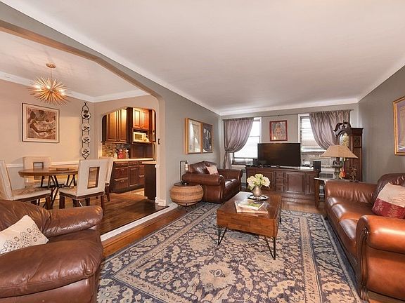 3rd image of 125 Hawthorne St APT 1D