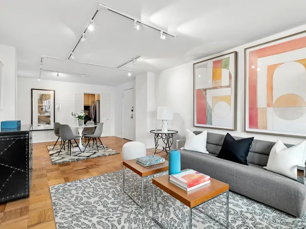 77 Seventh Avenue image 1 of 6