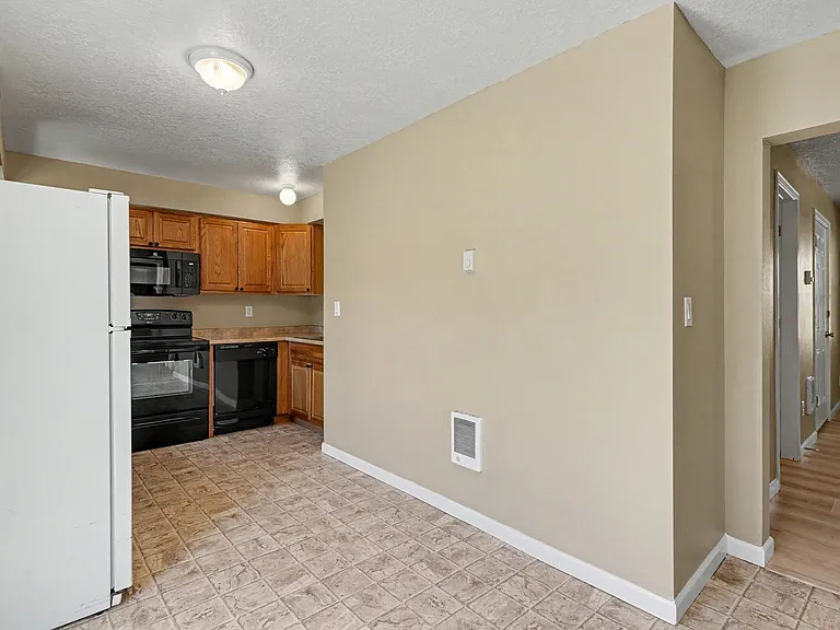 3080 Park Ave NE — Photo 13