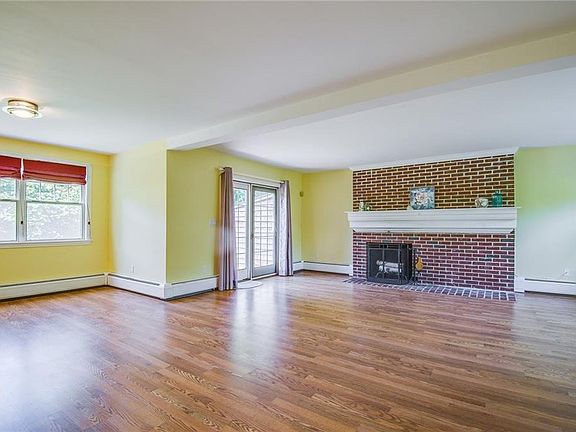 3rd image of 20 Gardencourt Dr #20