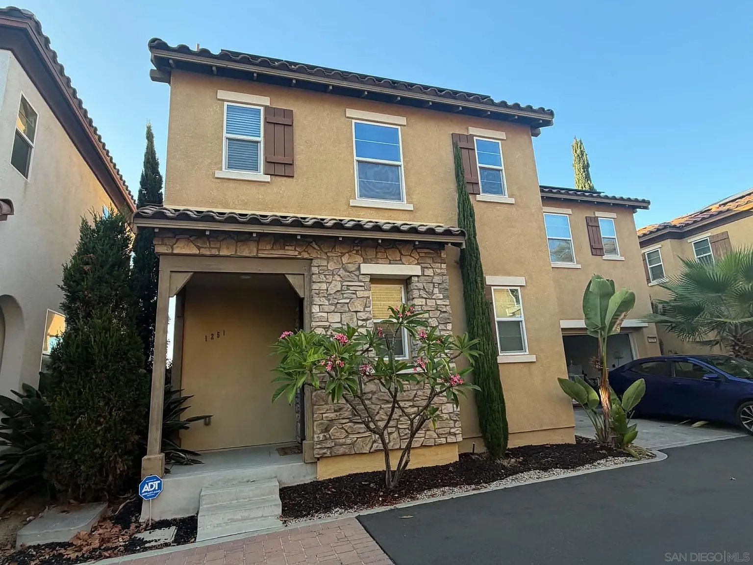 3 bed, 2.5 bath, 1609 sqft, $4,195 — Photo 1