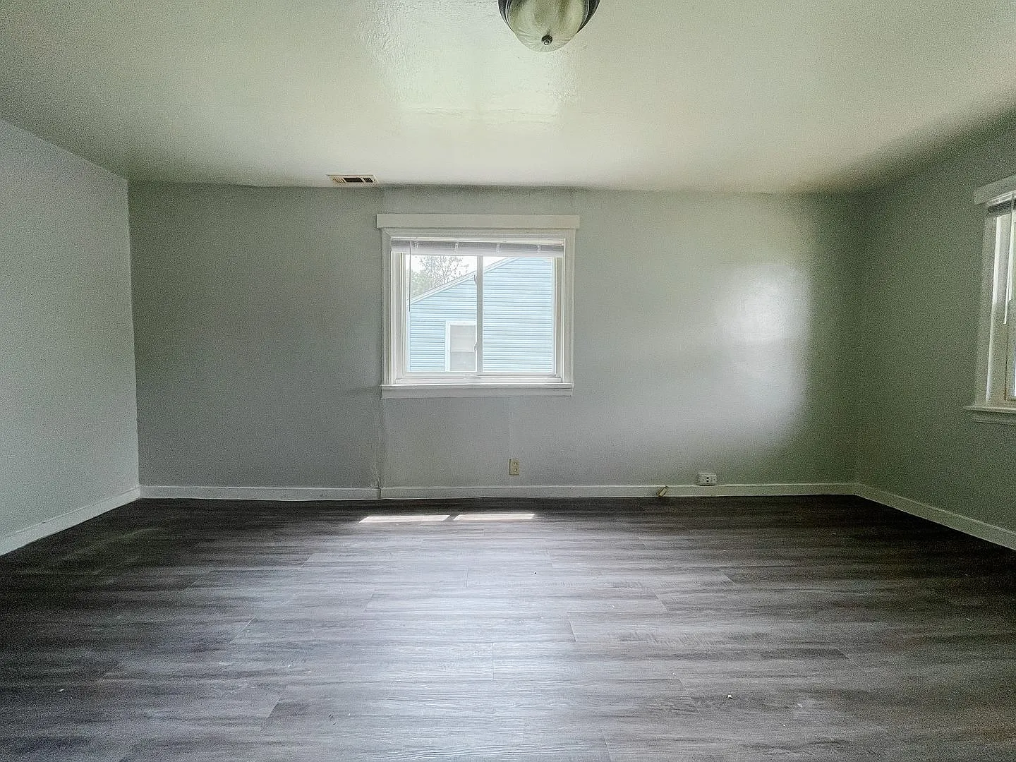 For Rent: 2118 S Penn St. 2 Bedroom 1 Bathroom Home Coming Soon! Washer/Dryer Hook Ups! Pet Frien... — Photo 3