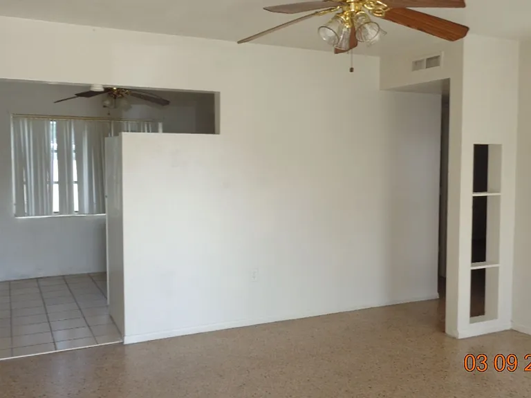 5227 Tangerine Dr — Photo 2