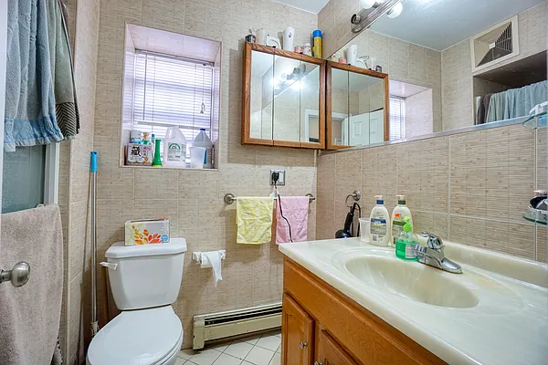 Sold by Momentum Real Estate LLC | media 6