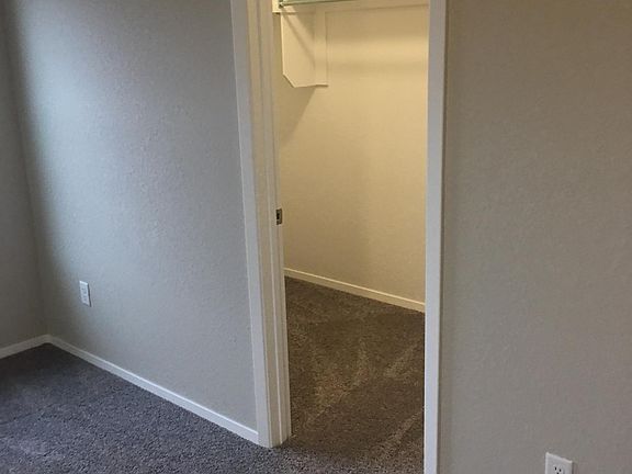 5th image of 702 SW Green World St