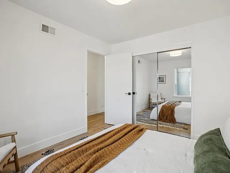 411 Beach Ave — Photo 18
