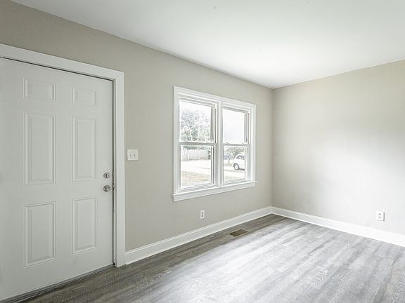 5th image of 5109 Sunbeam Ave #5111