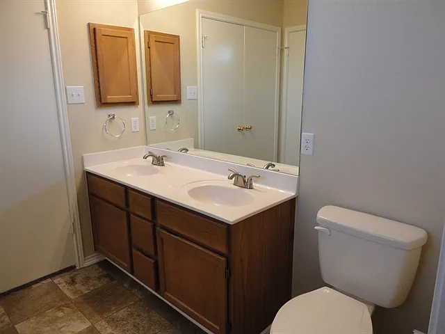 3552 Peachtree Ln — Photo 7
