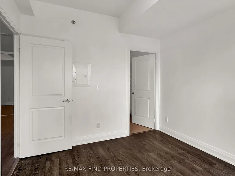 55 Speers Rd #1504 — Photo 10