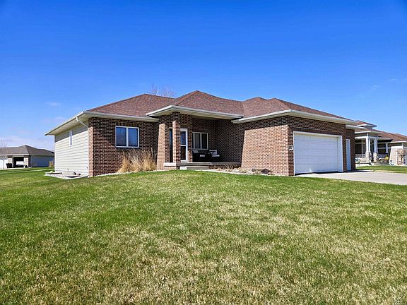2nd image of 901 Rockwood Ct