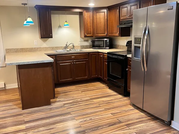 (undisclosed Address), Center Moriches, NY 11934