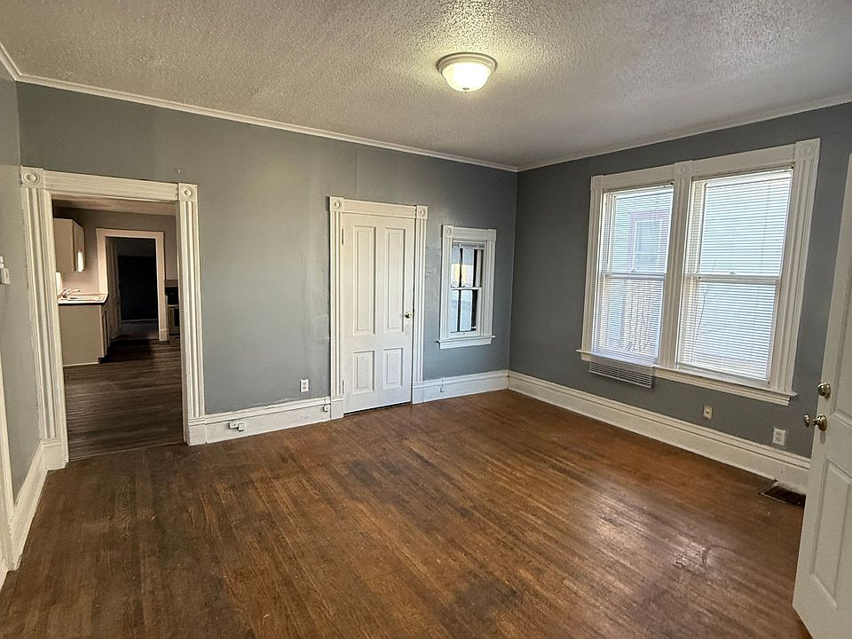 1st image of 507 Stinson St W #1